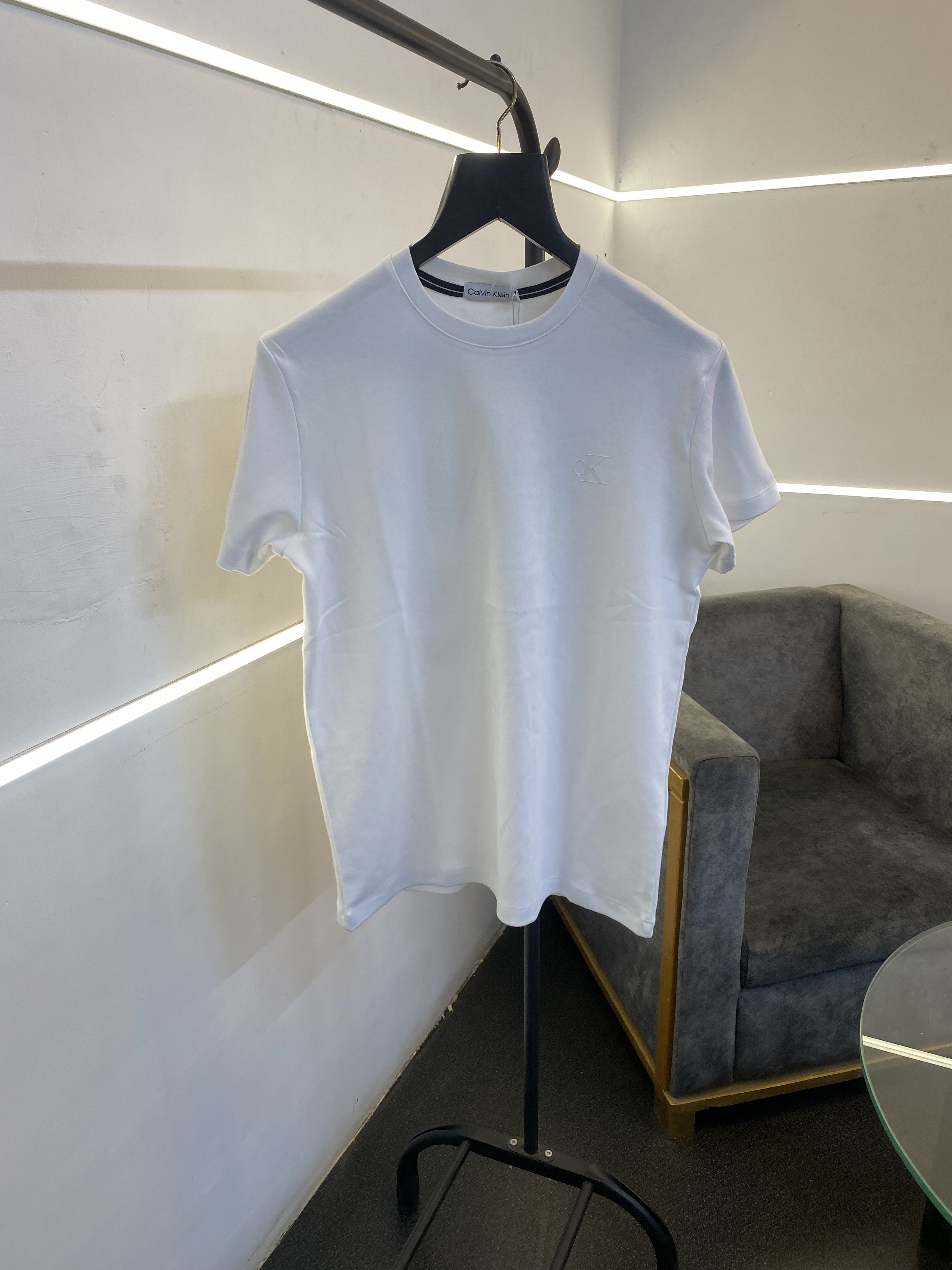 Calvin kline imported round neck tshirt white sale