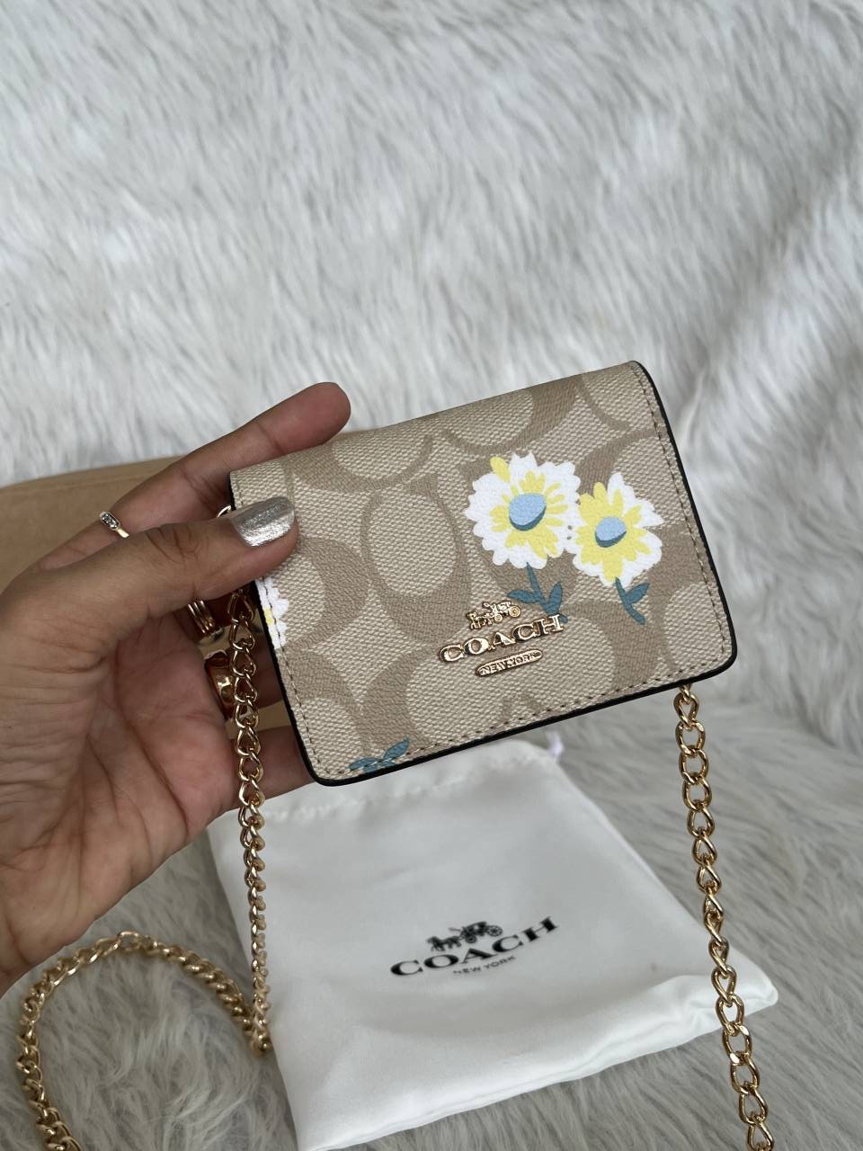 Coach Cw-3 ChainWallet With OriginalBox & DustCover - Image 4