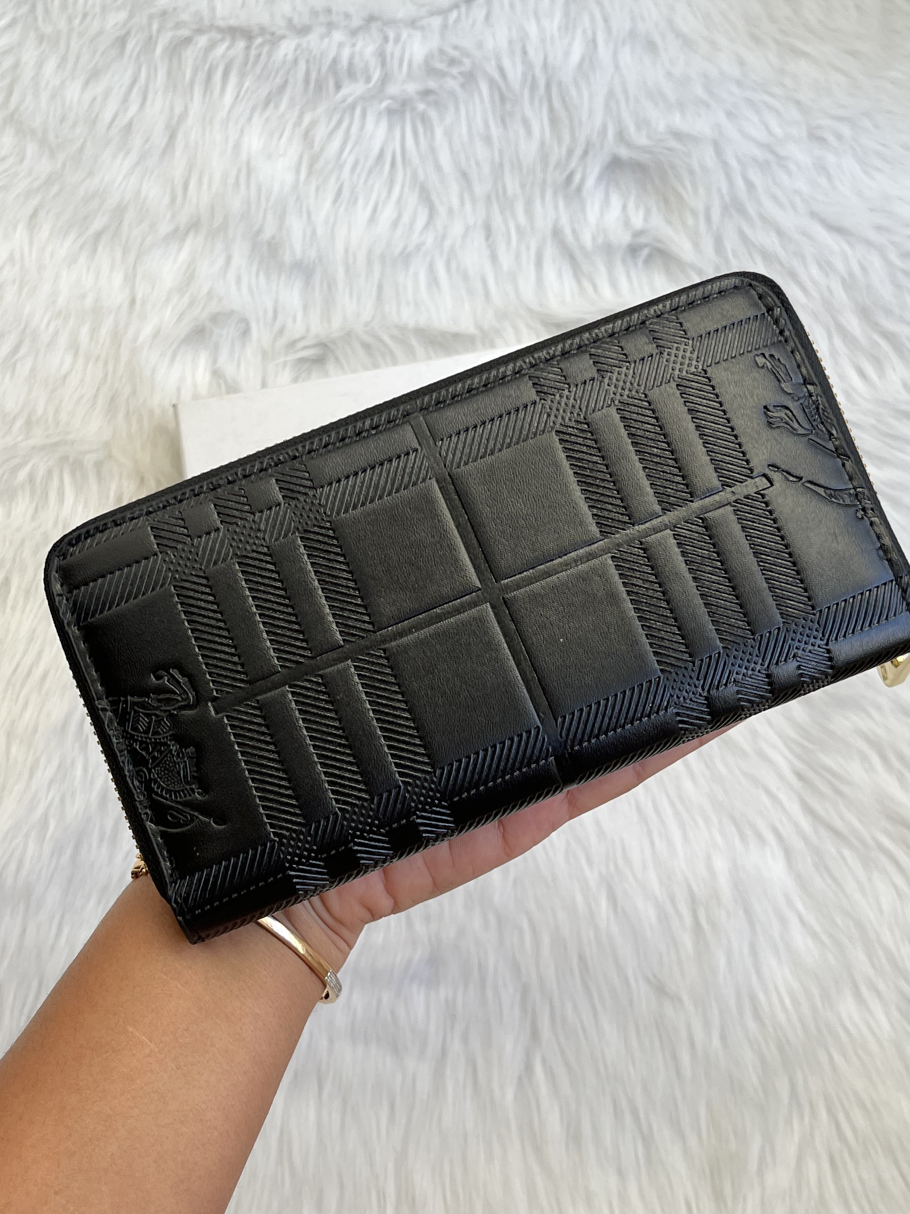 Burbery_34_Zippy_Wallet_With_OriginalBox