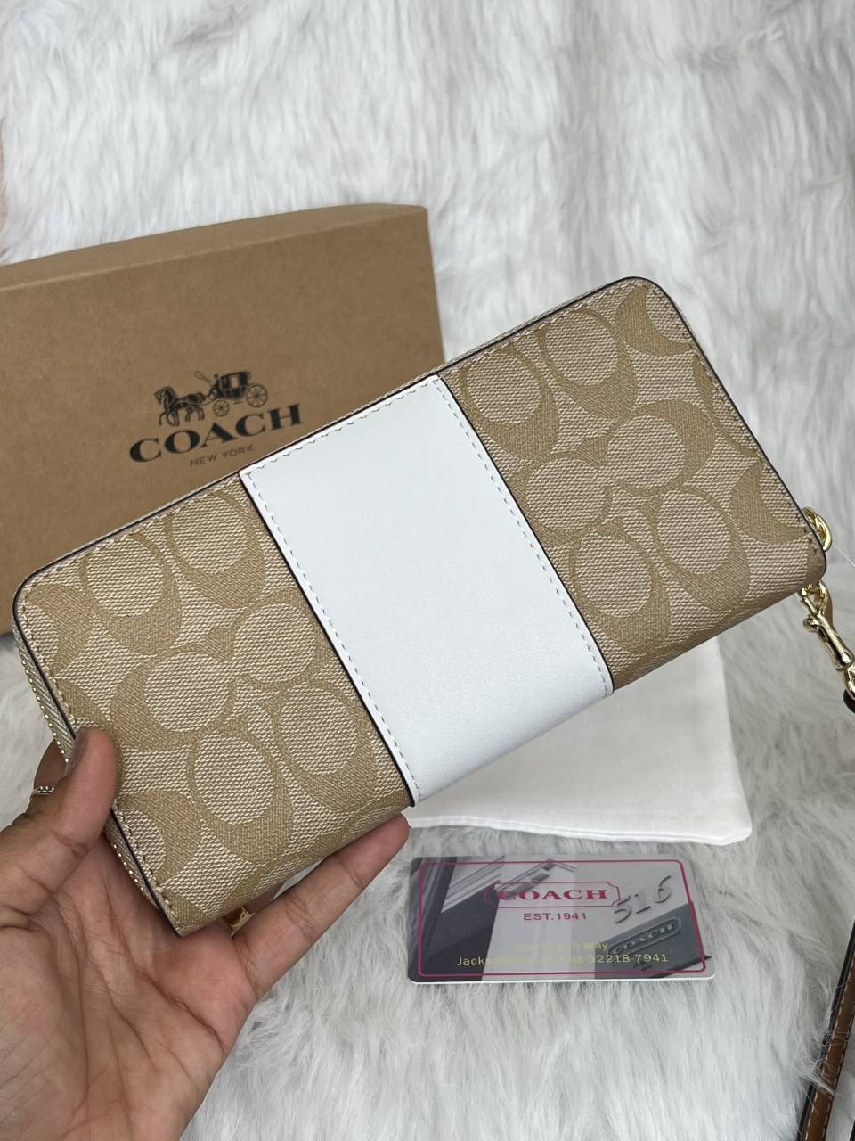 Coatch_10-3_Premium_quality_zipper_Wallet_With_Box_Tags_DustCover_Highend_Quality