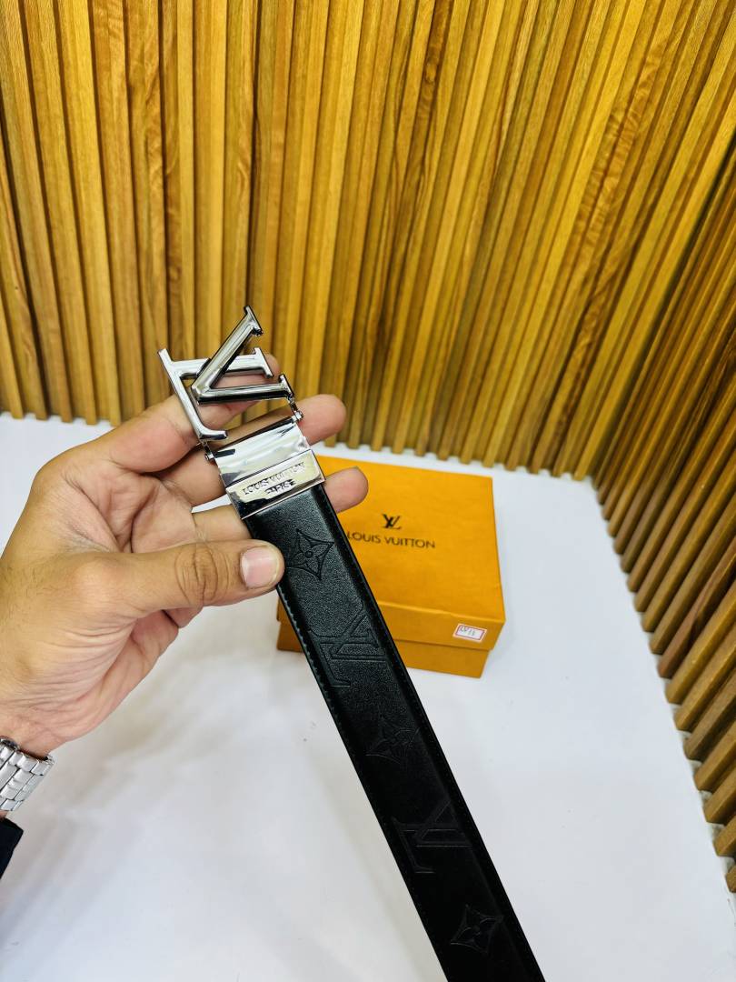 11 LV LOIUS VUTTON PREMIUM QUALITY REVERSIBLE BELT