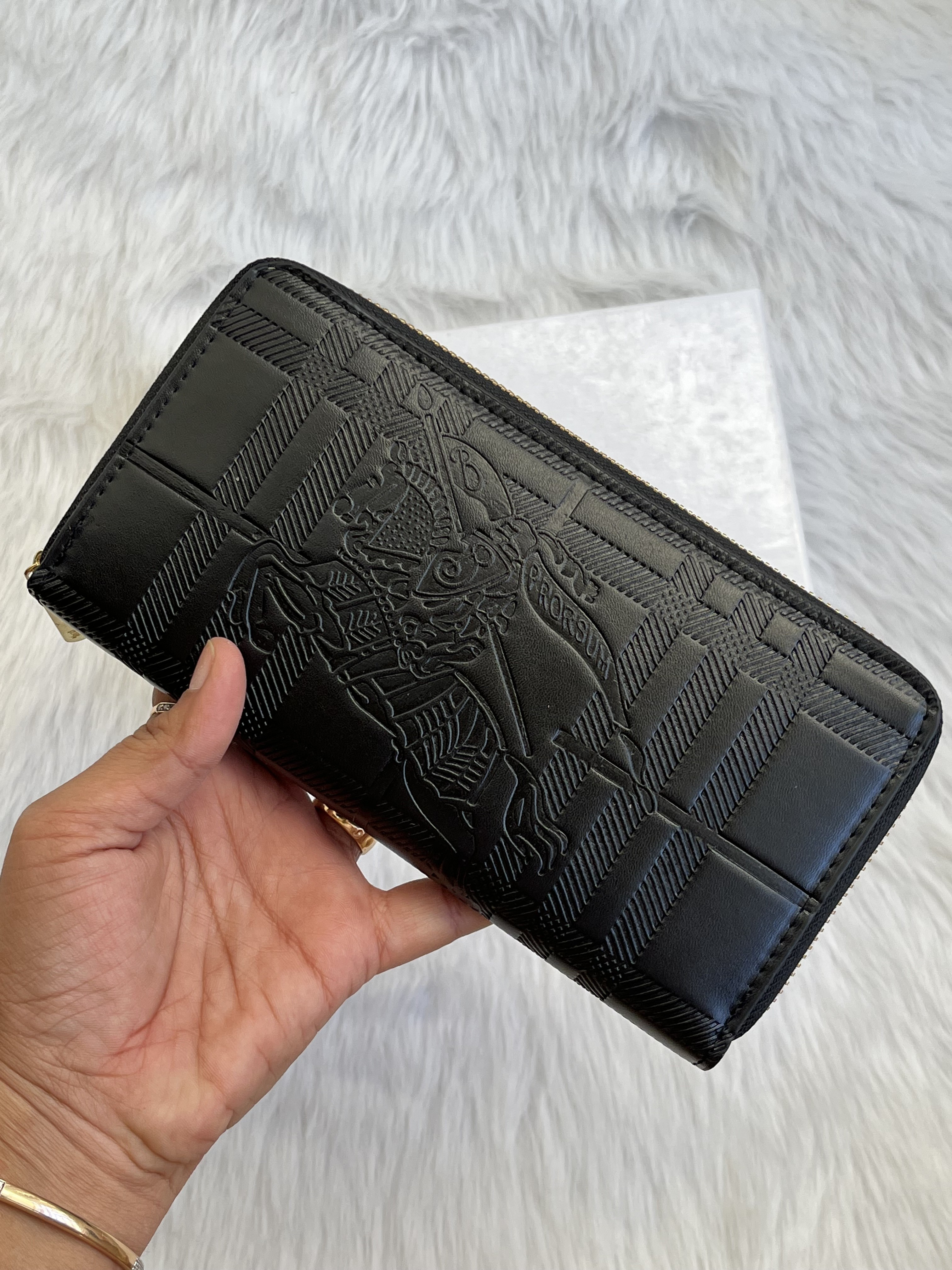 Burbery_34_Zippy_Wallet_With_OriginalBox