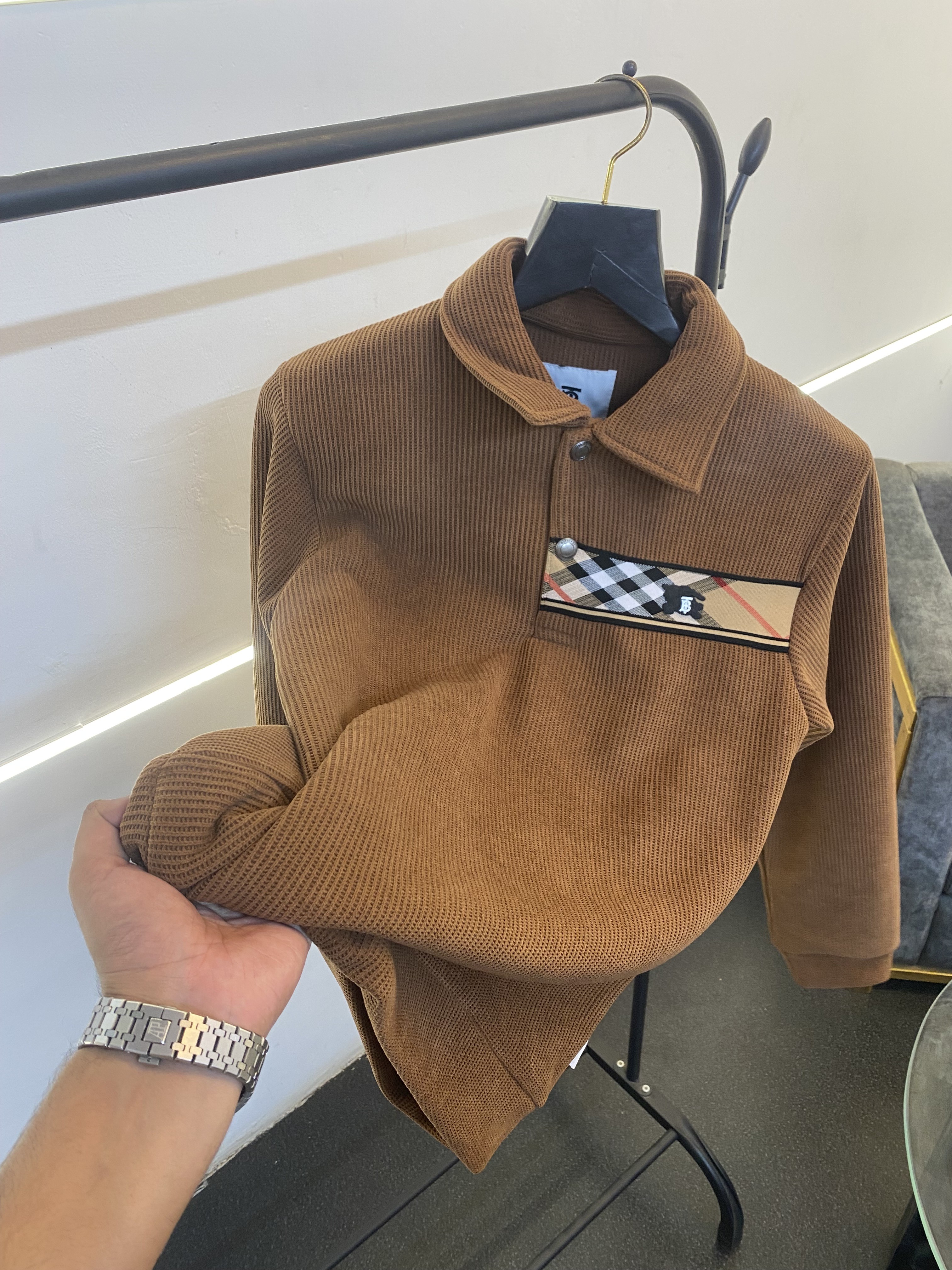 Burbery self knitted imported sweatshirt with brand strip metal logo and brand buttons brown