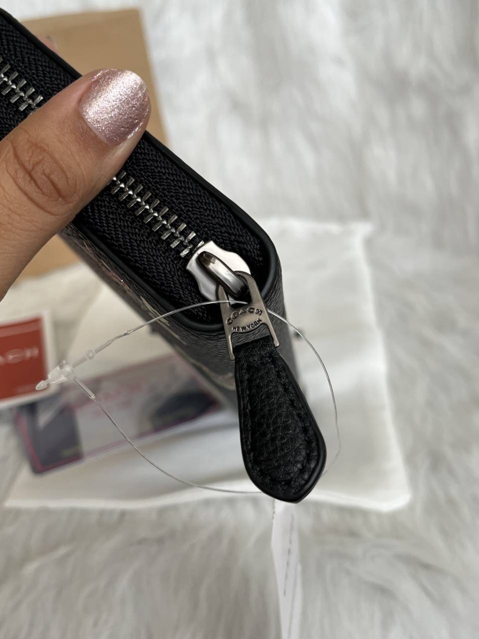 Coatch_13-2_Premium_quality_zipper_Wallet_With_Box_Tags_DustCover_Highend_Qualitu
