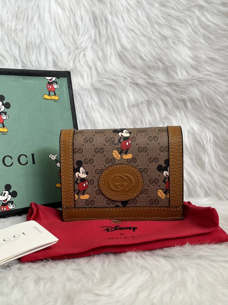 Guchi_X_Disney_Premium_Coded_TwoFold_Wallet_With_OriginalPacking