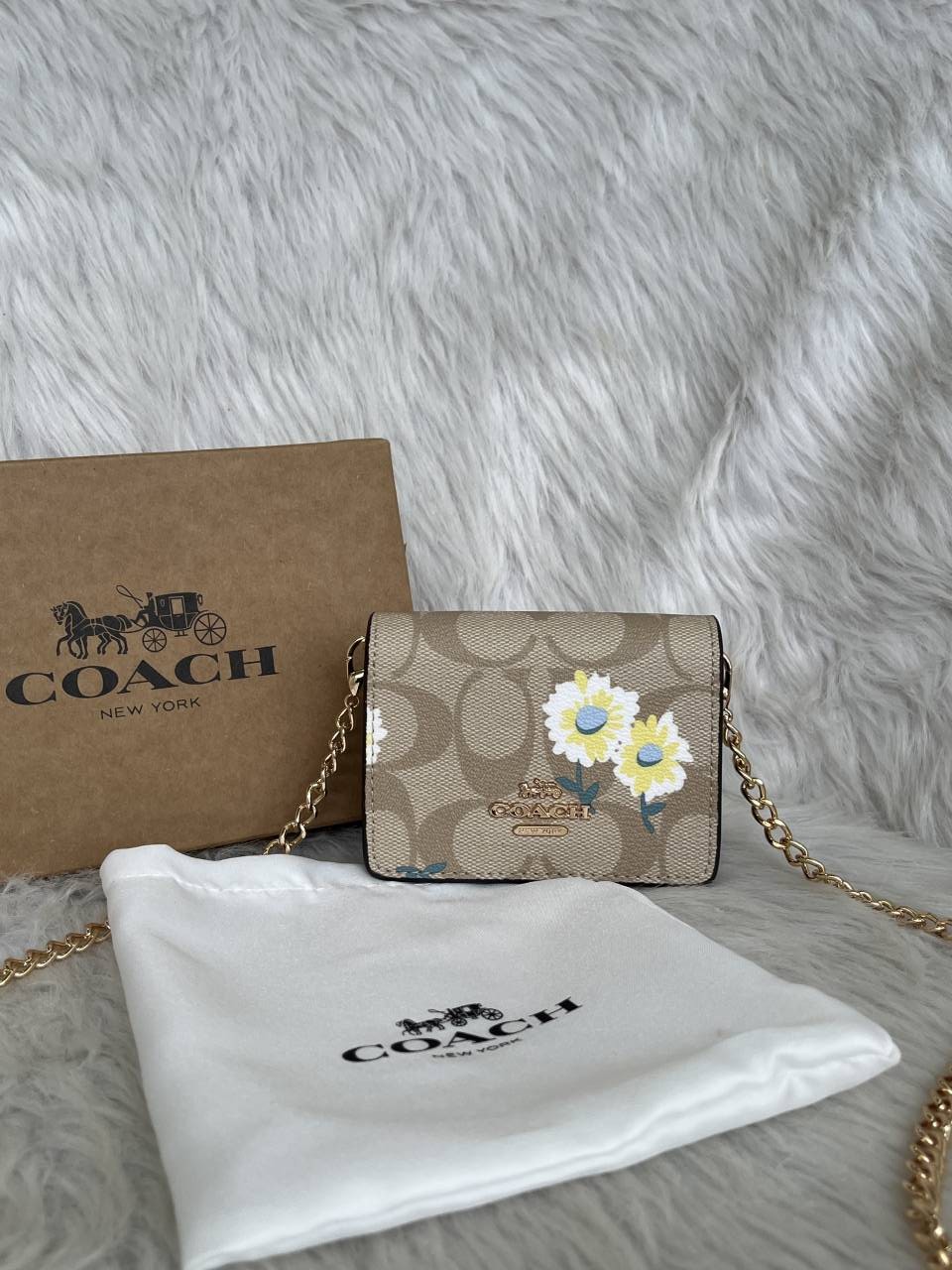 Coach Cw-3 ChainWallet With OriginalBox & DustCover - Image 3