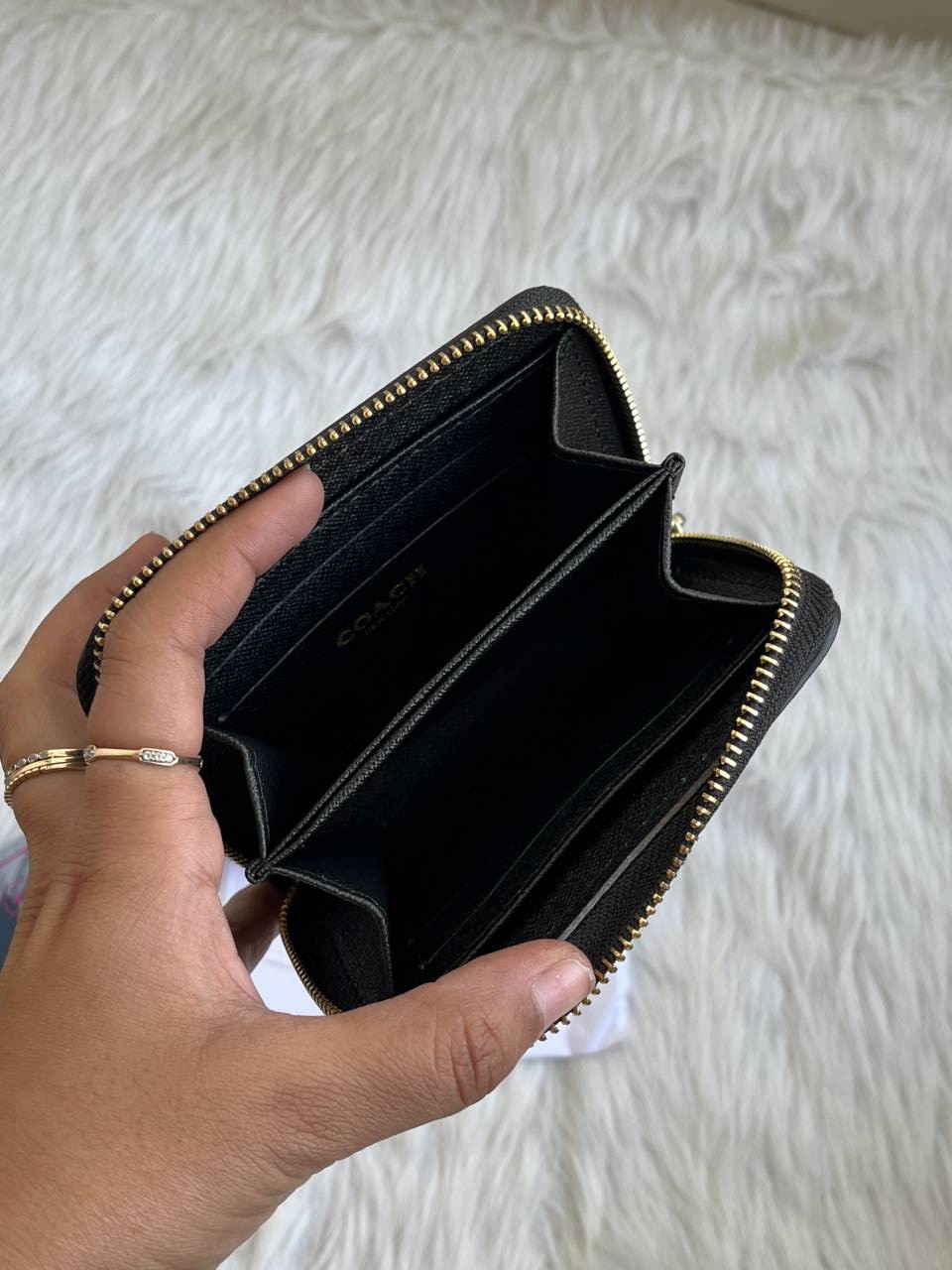 Coatchh 115 Black Zippy Wallet With OriginalBox DustCover Premium