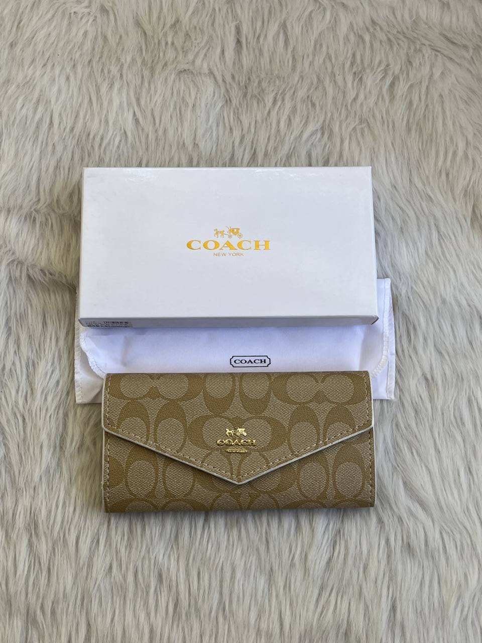 Coatch_126_AP_Long_Flap_Wallet_With_OriginalBox_DustCover