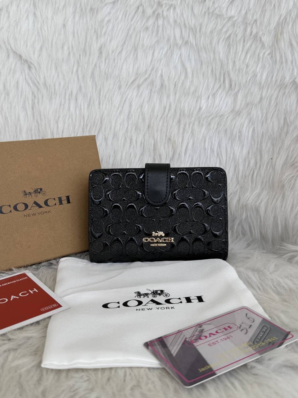 Coacchh A2 Corner Zip Signature Wallet With Original Box DustCover Tags Card Highend Quality