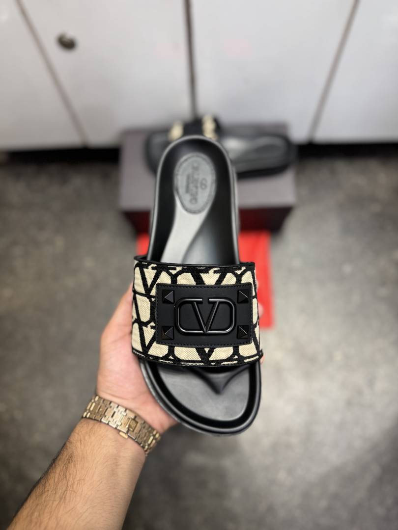 VALENTYNO GARAVANI TOILE ICONOGRAPHY SLIDE BEIGE BLACK 015