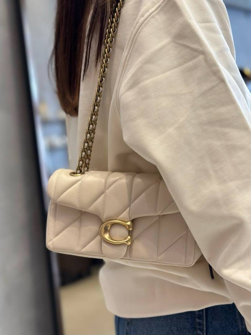 Coacch CB Tabby 20 With Cherry Charm Highend Quilted Leather ShoulderBag With Original CherryCharm Box & CarryBag