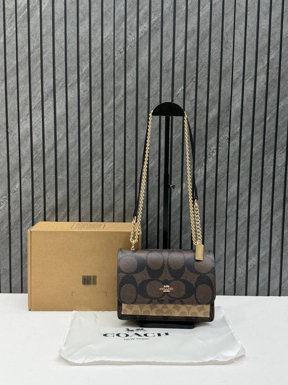 Coacch Klare Highend ShoulderBag With OriginalBox & DusTCover Metal Tag