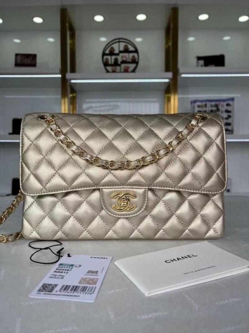 Chennel_Classic_Jumbo_Flap_Shoulder_Bag_With_OG_Box_&_Dust_Bag_(Silver-795)