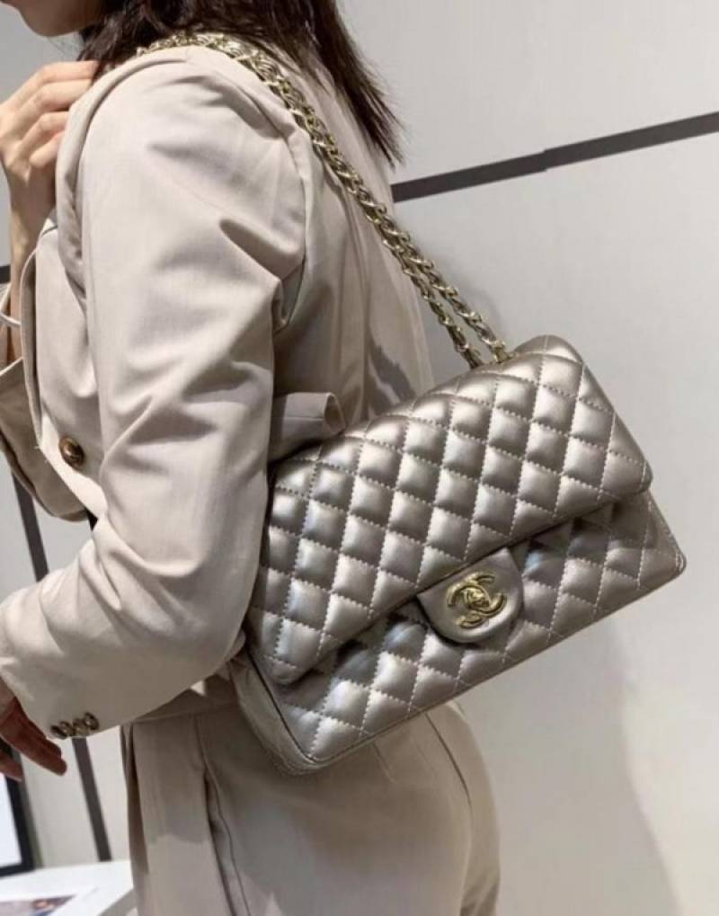 Chennel_Classic_Jumbo_Flap_Shoulder_Bag_With_OG_Box_&_Dust_Bag_(Silver-795)