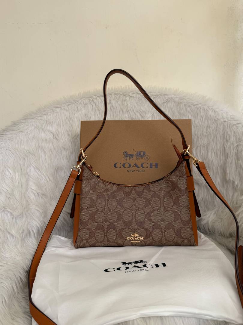 Coacch 03 Laurel Hobo Shoulder Combo With Wristlet Wallet Original Box Packing