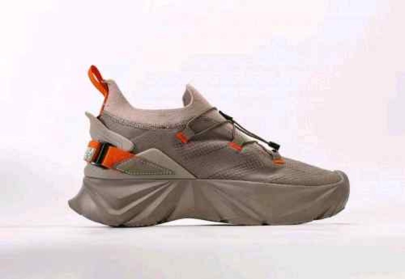 Under Armorr Hiking Khaki Brown 2586