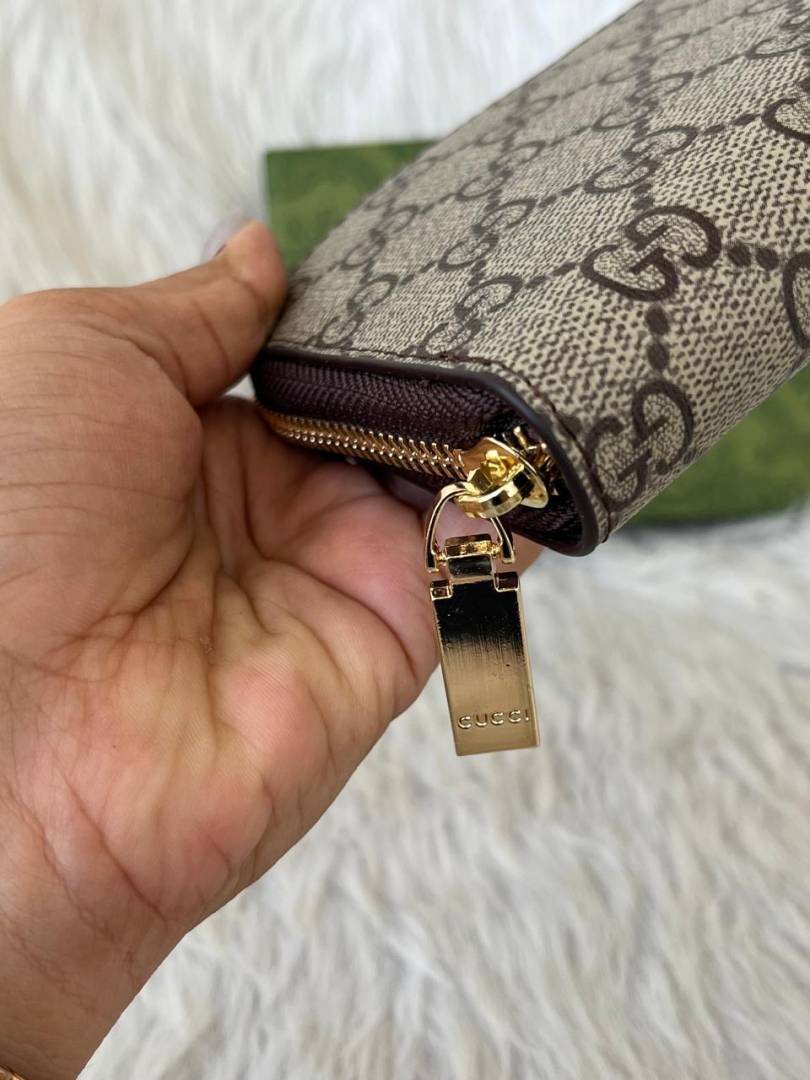 Guchi_151_Zippy_LongWallet_With_OriginalBox