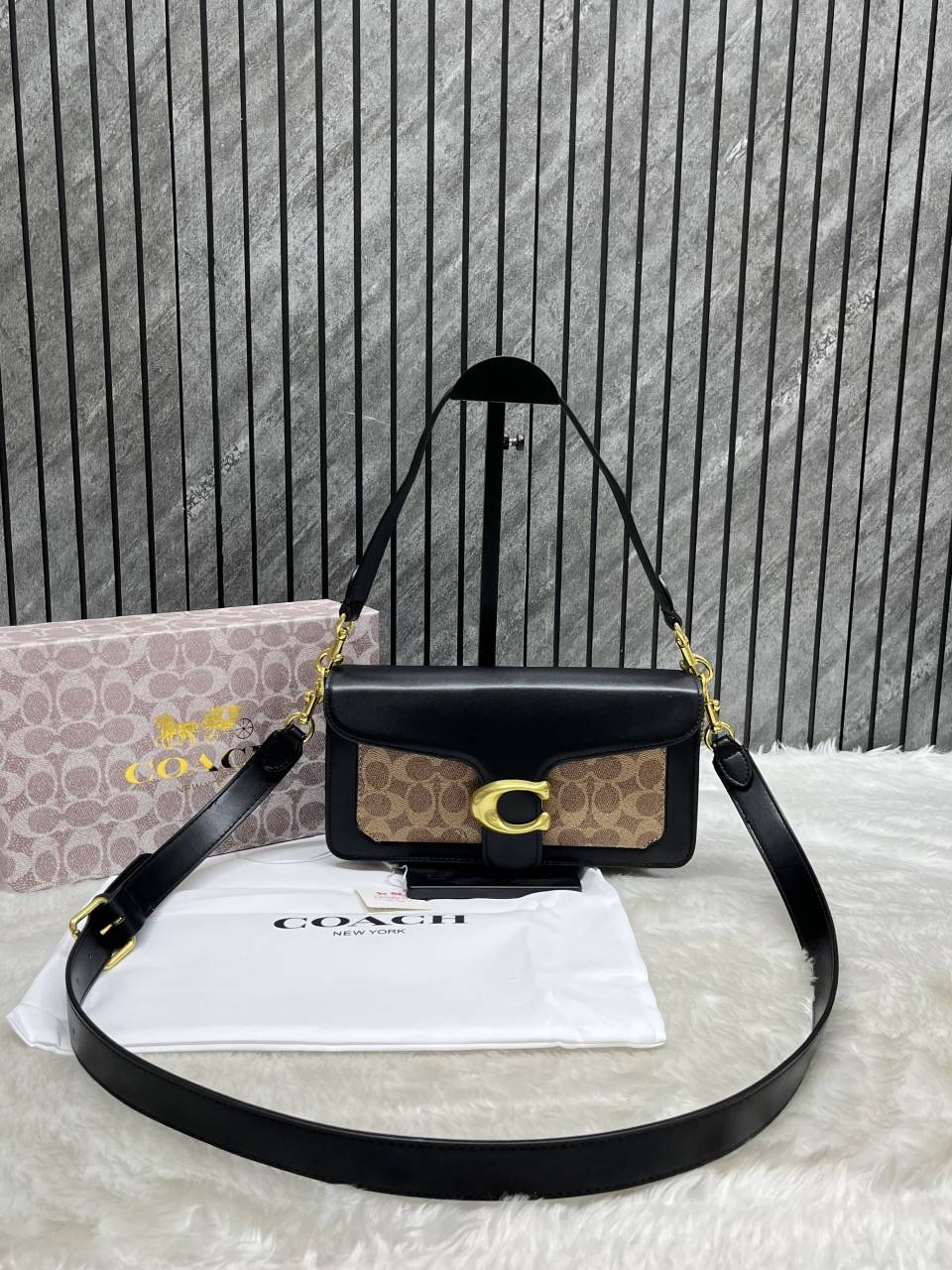 Coacch_Tabby_26_Black-Beige_With_OriginalBox_DustCover_2Belt