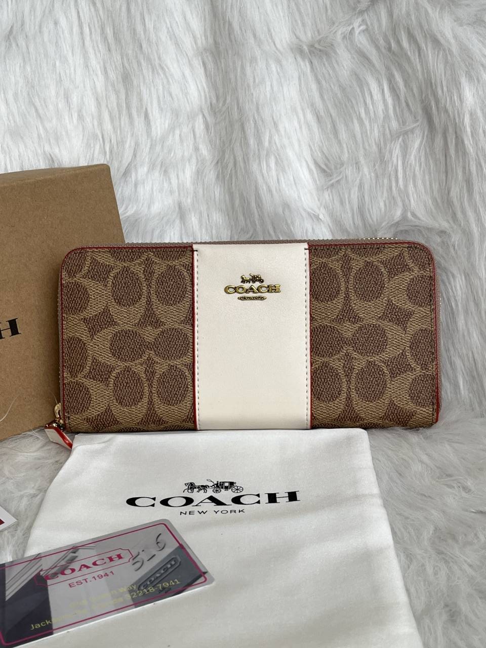 Coatch_10-2_Premium_quality_zipper_Wallet_With_Box_Tags_DustCover_Highend_Quality