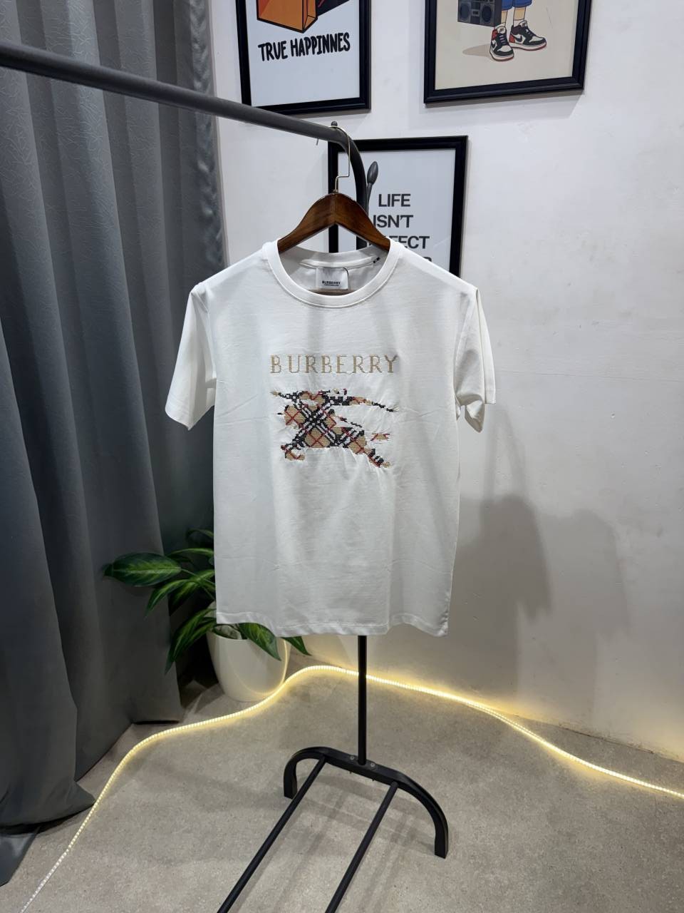 Burbery embroidery logo imported round neck tshirt white