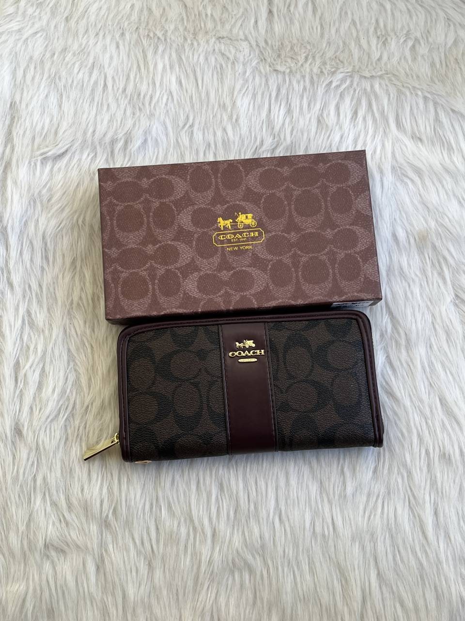 Coatch_127_CB_Long_Zippy_Wallet_With_OriginalBox