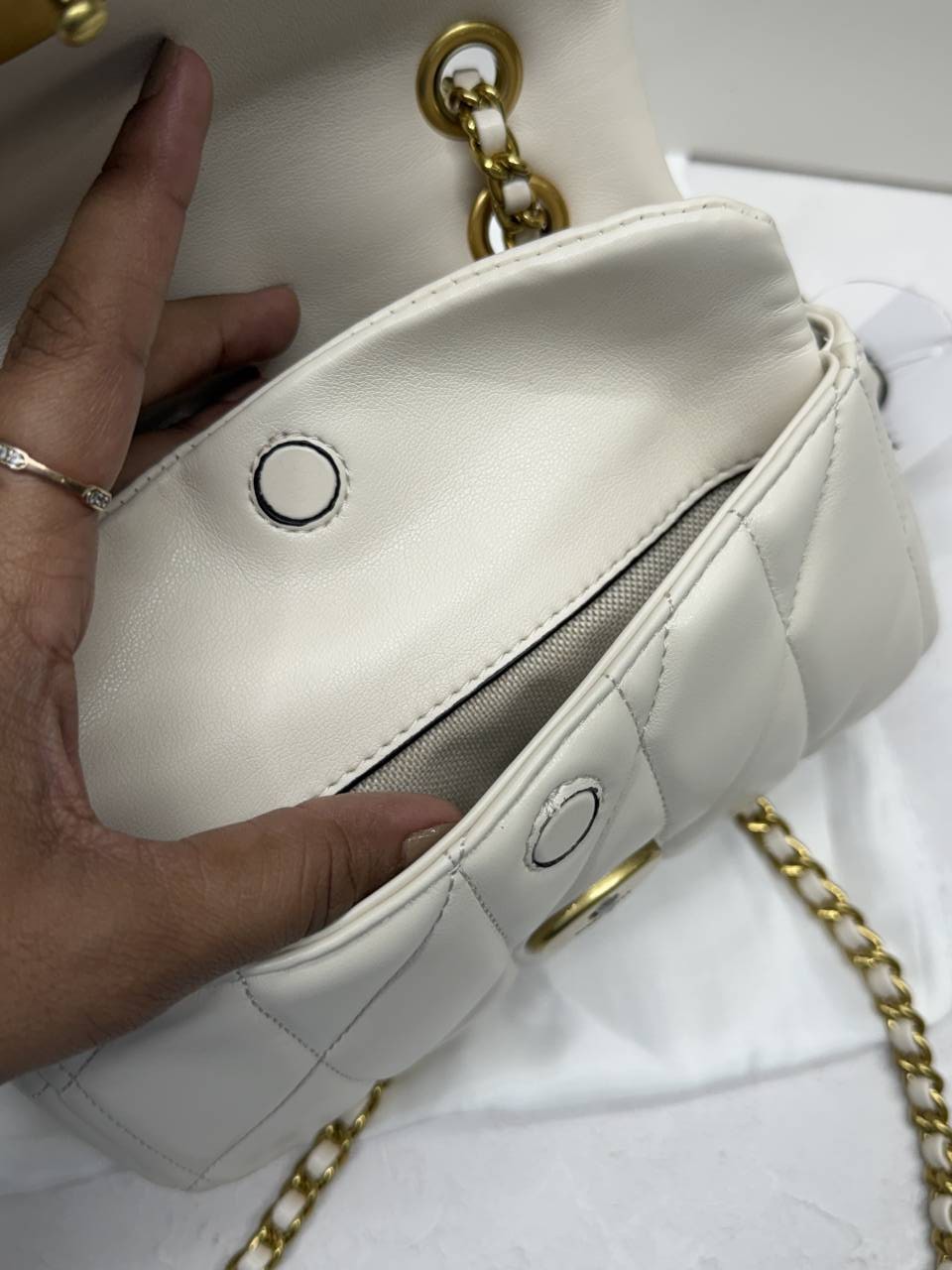 Coacch CB Tabby 20 With Cherry Charm Highend Quilted Leather ShoulderBag With Original CherryCharm Box & CarryBag