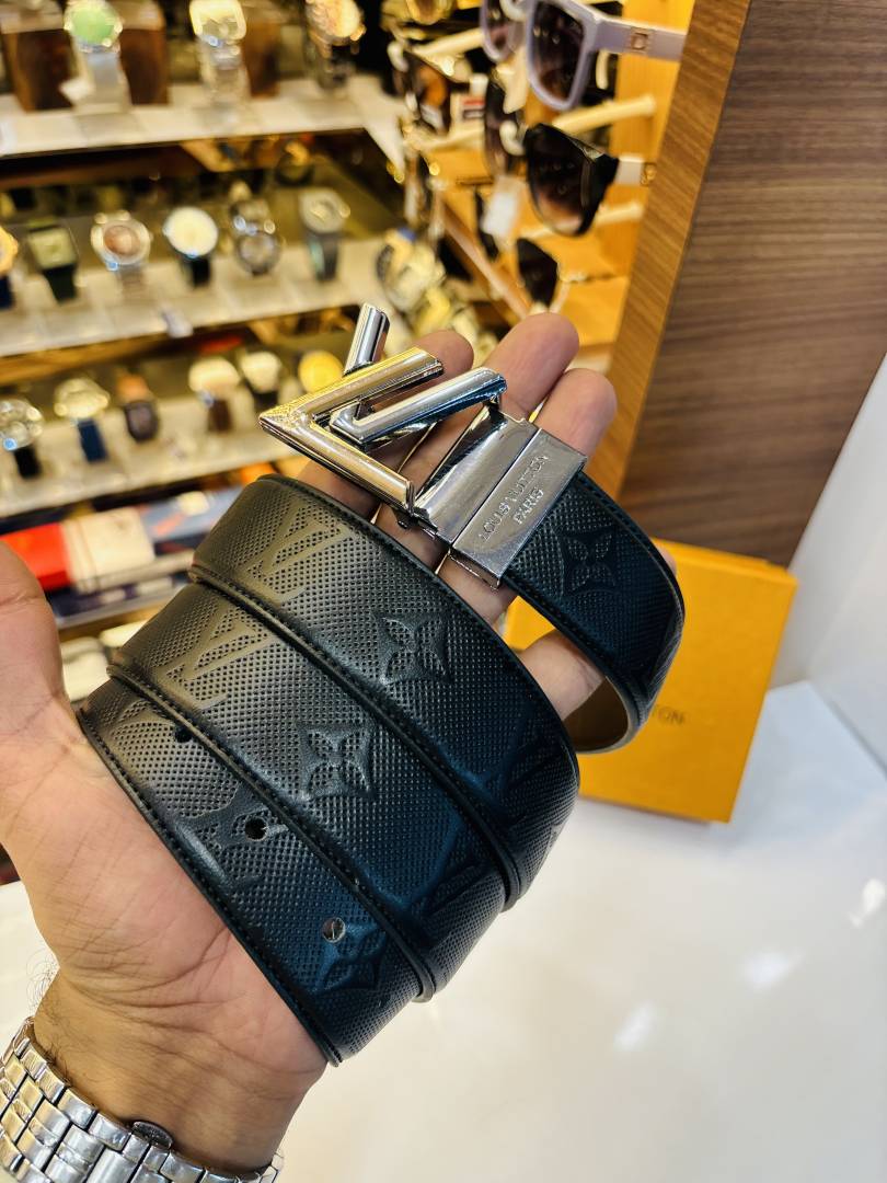 47 LV LOIUS VUTTON PREMIUM QUALITY REVERSIBLE BELT