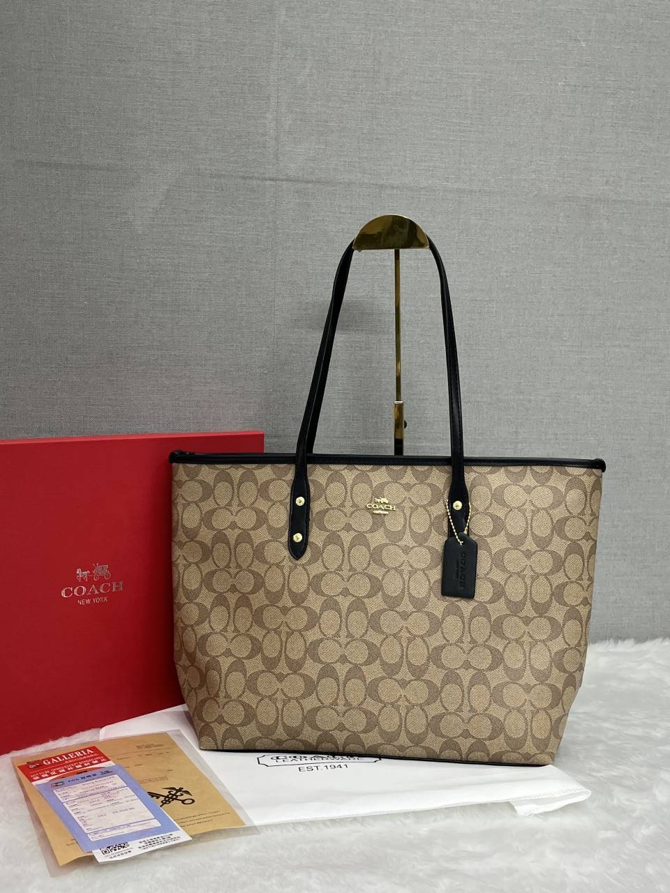Coacch 01 city tote zip Closer Tote With Original Box