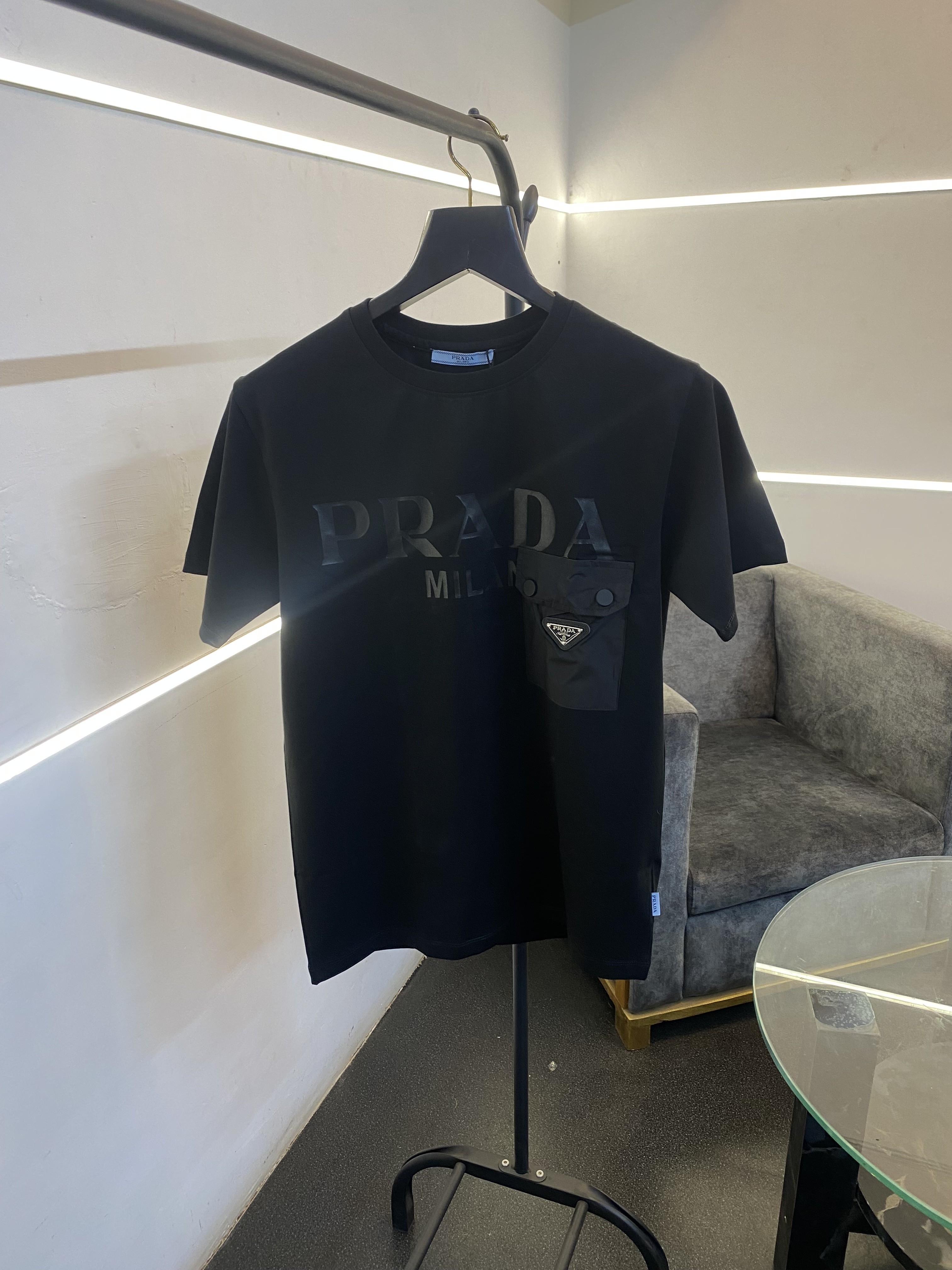 Pradda turkey imported front pocket and print imported round neck tshirt black