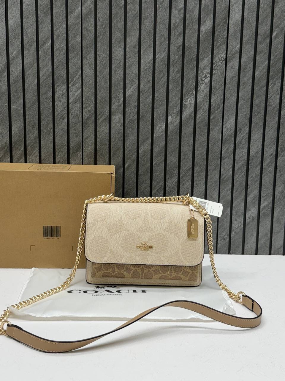 Coacch Klare Highend ShoulderBag With OriginalBox & DusTCover Metal Tag