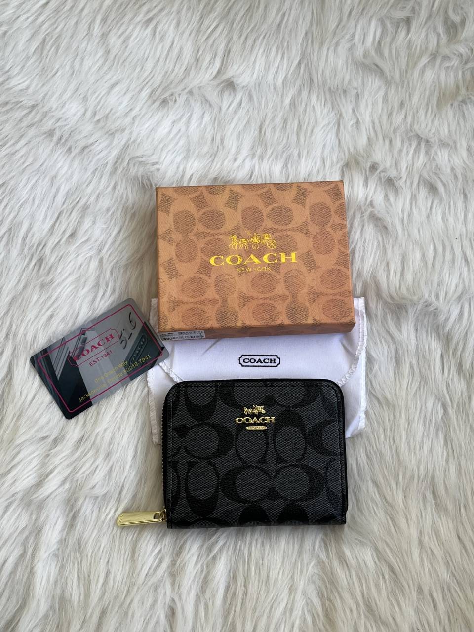 Coatchh 115 Black Zippy Wallet With OriginalBox DustCover Premium
