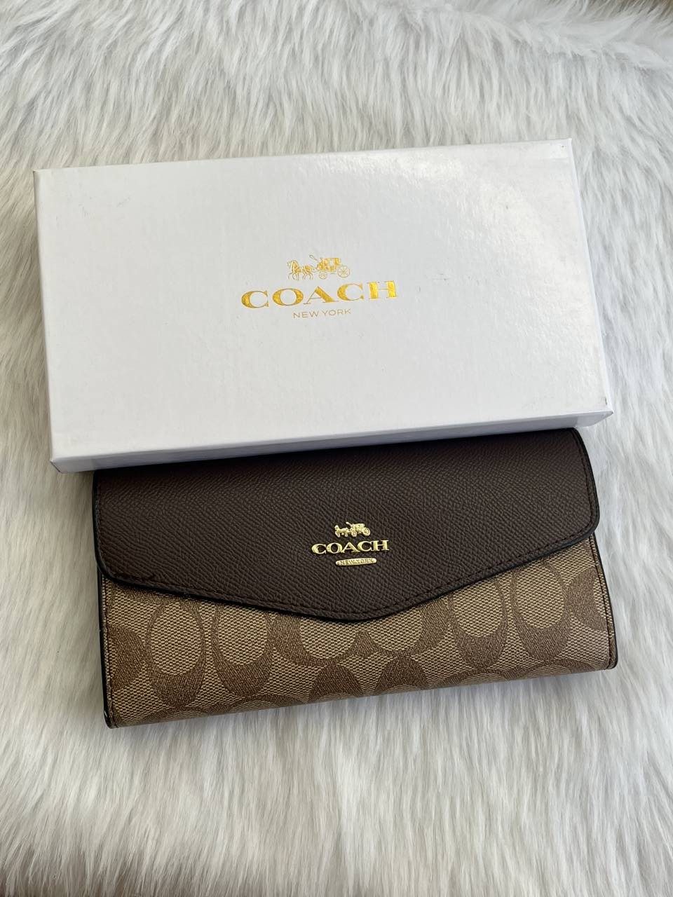 Coach 67 Coffee 3 Fold Wallet With OriginalBox