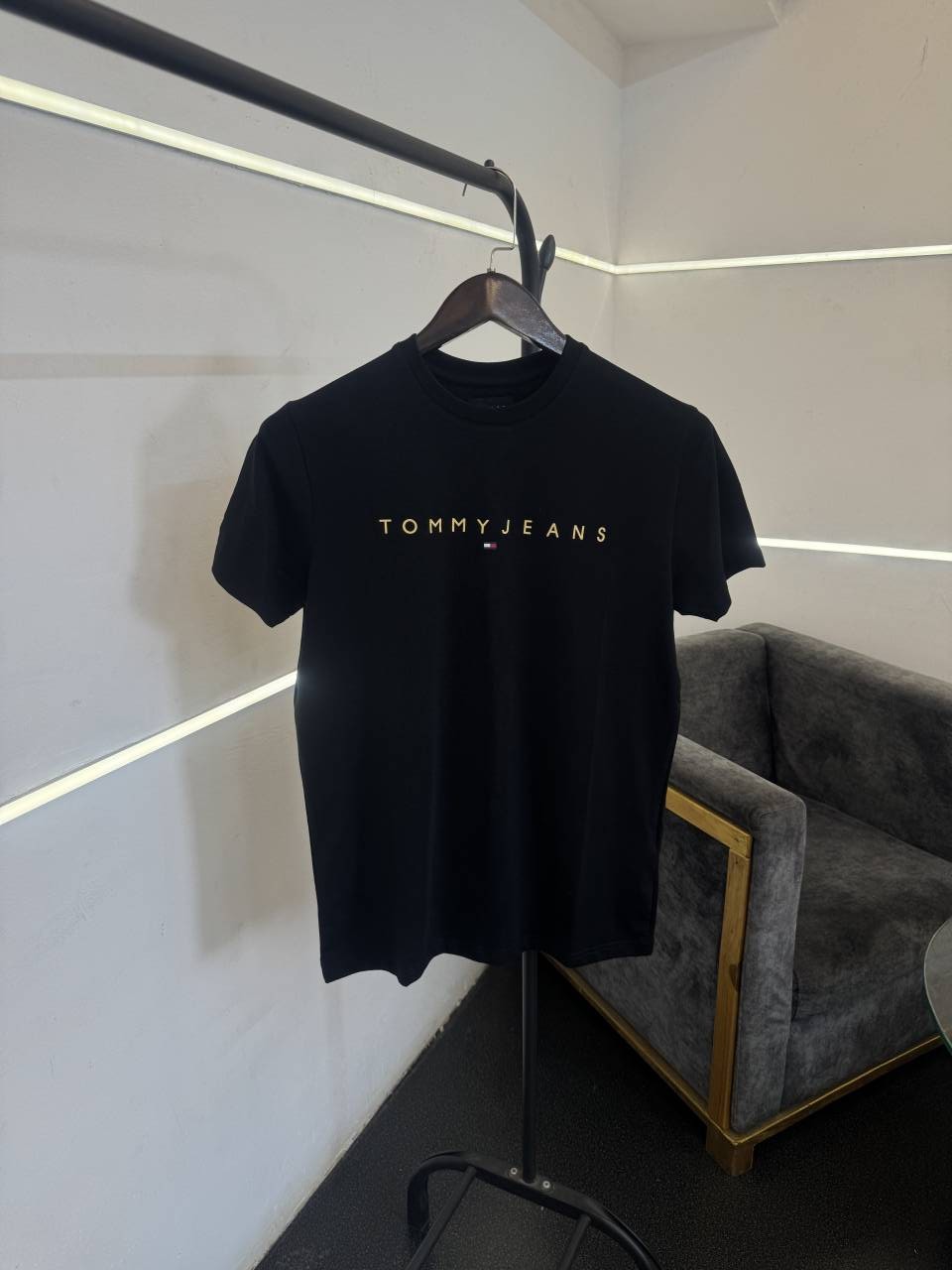 Tom_my hilfigeer imported round neck tshirt Black