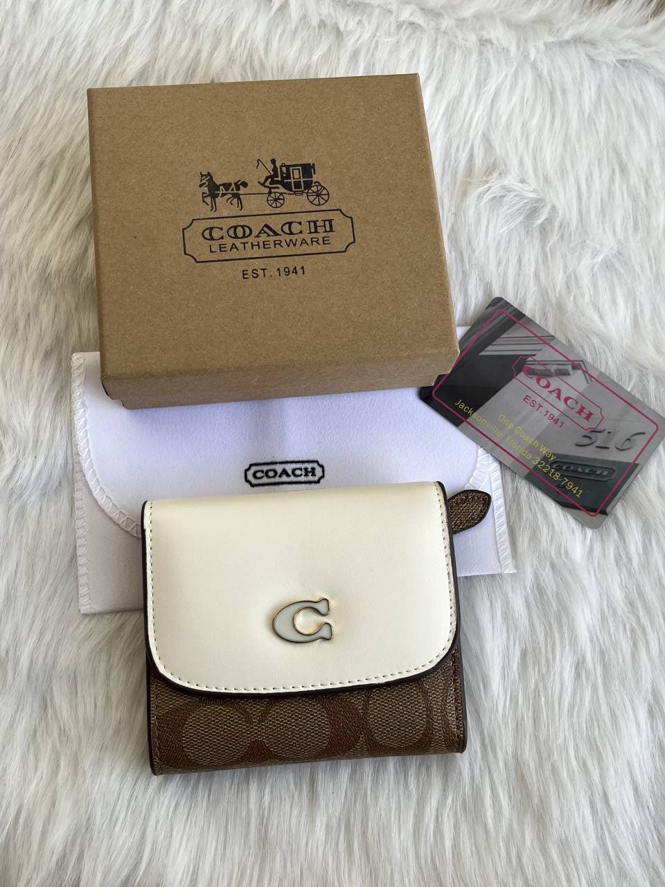 Coatch_114_Trifold_Wallet_With_OriginalBox_DustCover_Card