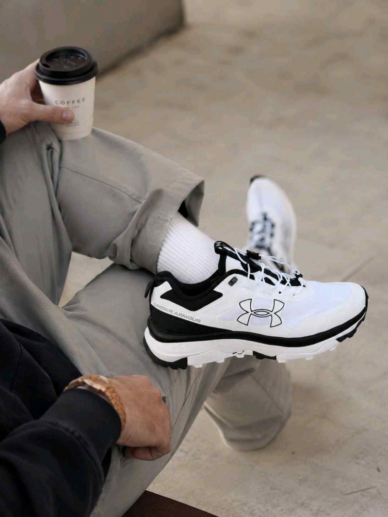 Under Armorr Charged Bandit Trail 2 White & Black 2574