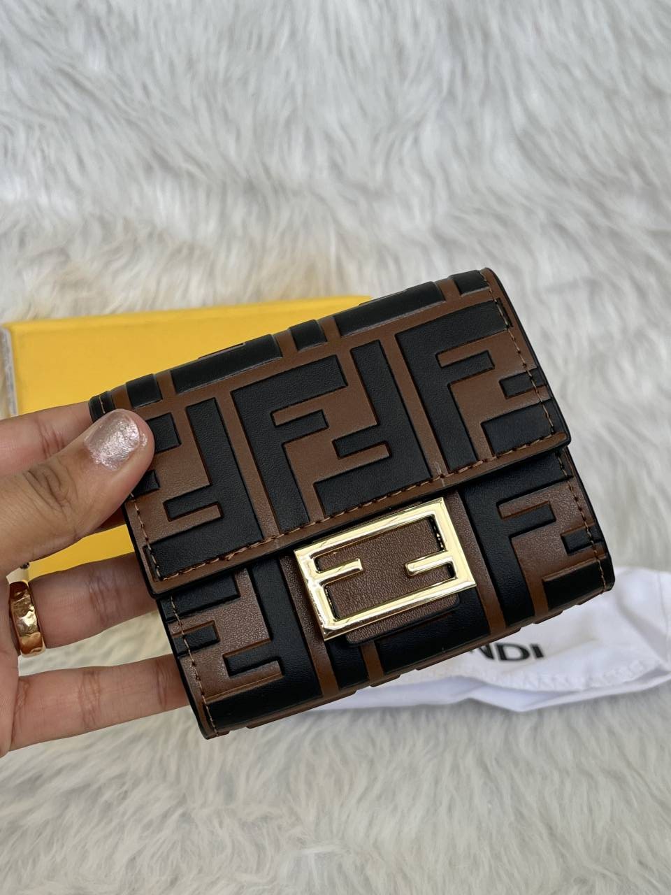 Fendy_F1_Woman_Wallet_With_OriginalBox_DustCover_Brandcard