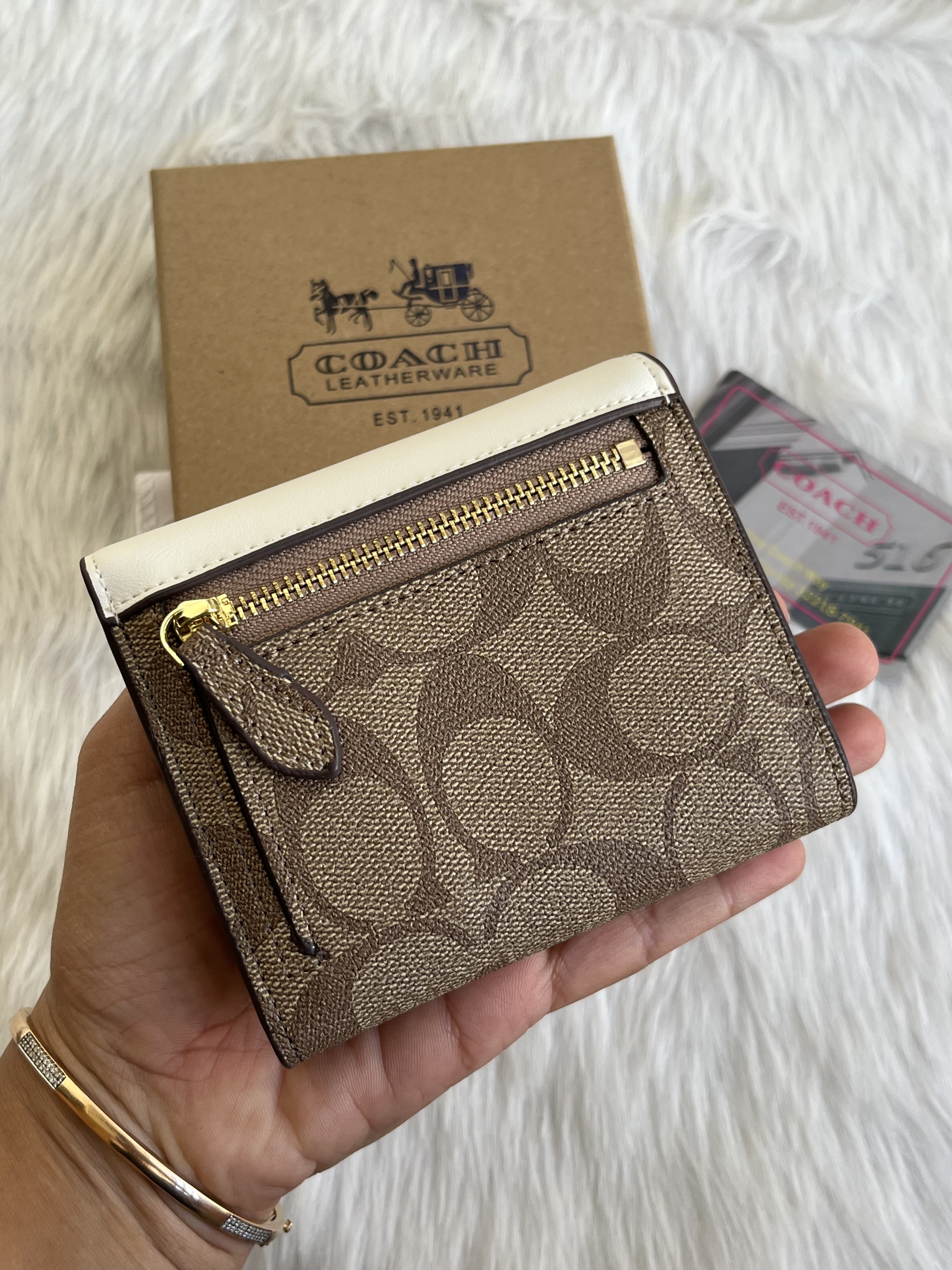Coatch_121_3Fold_Wallet_With_OriginalBox_DustCover_Card