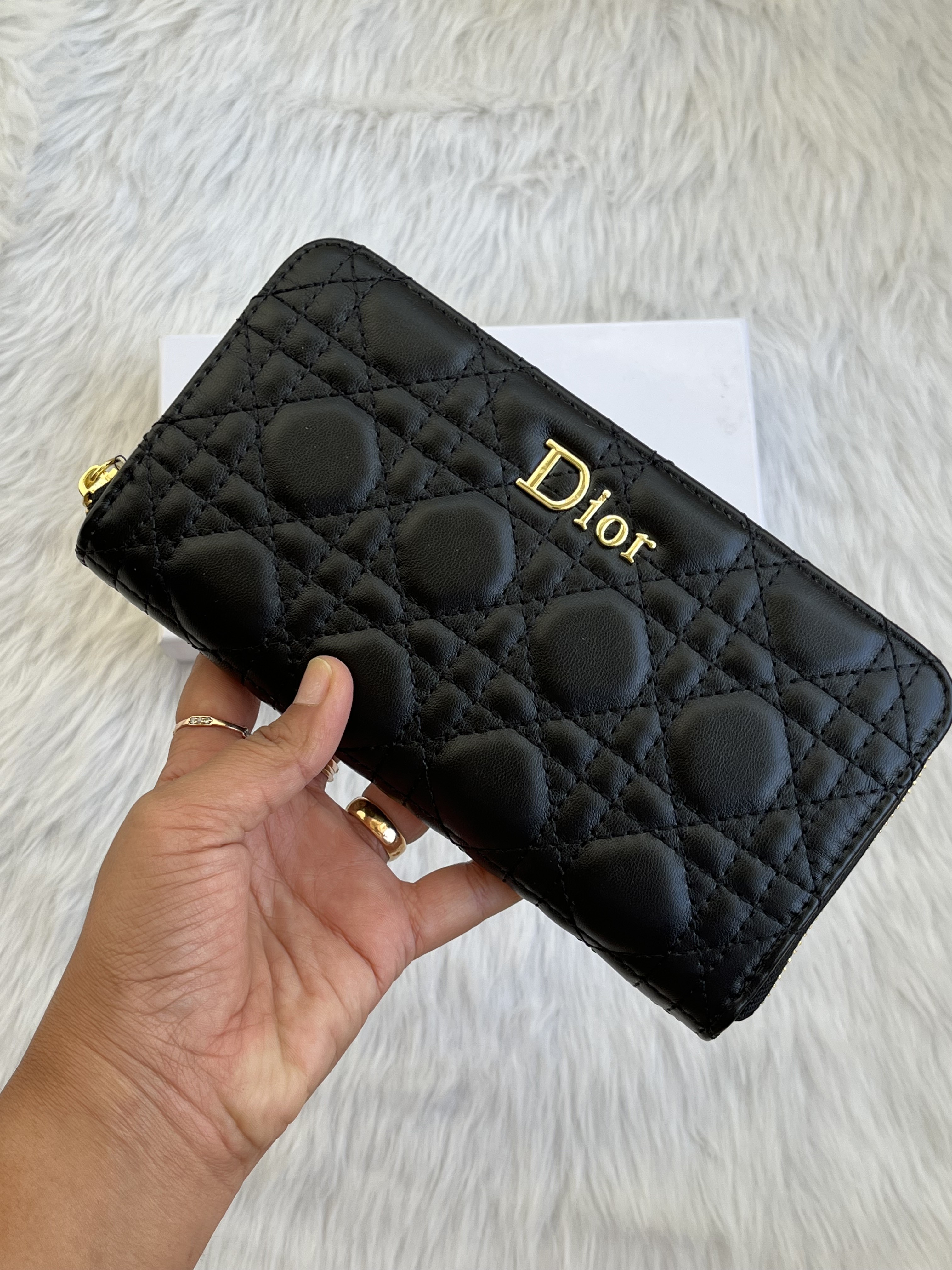 Diyor_70-86_Black_Zippy_Wallet_With_OriginalBox