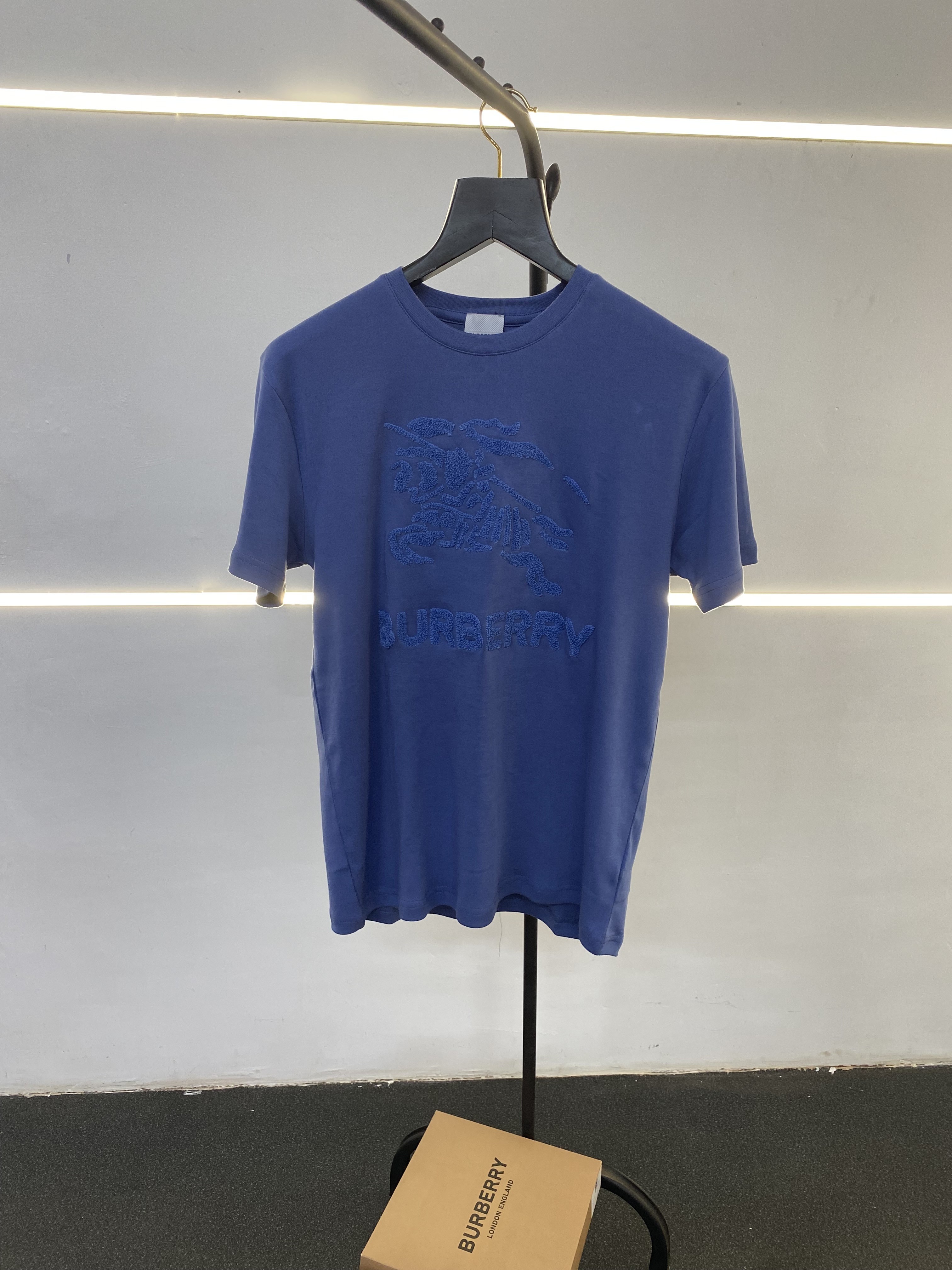 Burbery n blue furr design round neck imported tshirt with box pack sale