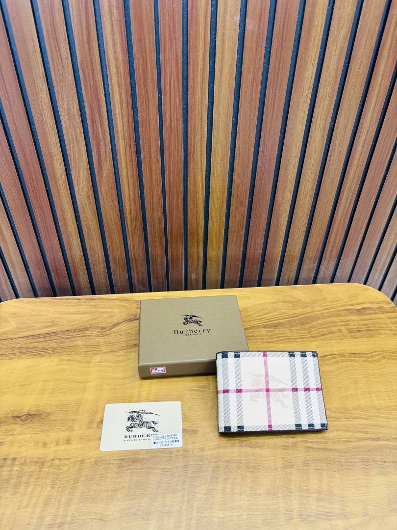 118 BURBERY PREMIUM QUALITY WALLET