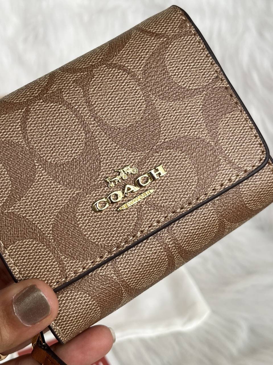 Coatch_1-4_Premium_Flap_Wallet_With_OriginalBox_DustCover_Highend_Coded