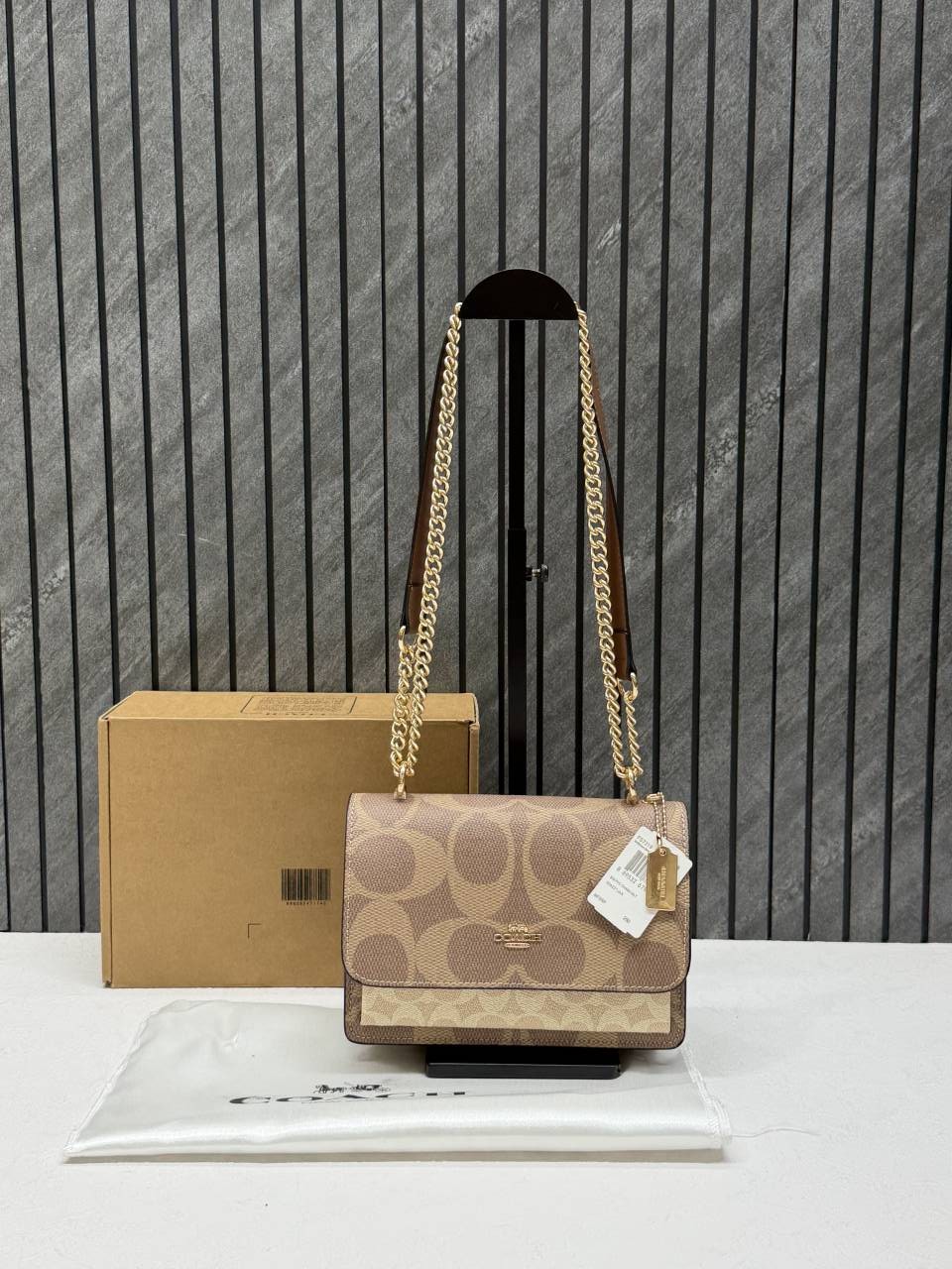 Coacch Klare Highend ShoulderBag With OriginalBox & DusTCover Metal Tag