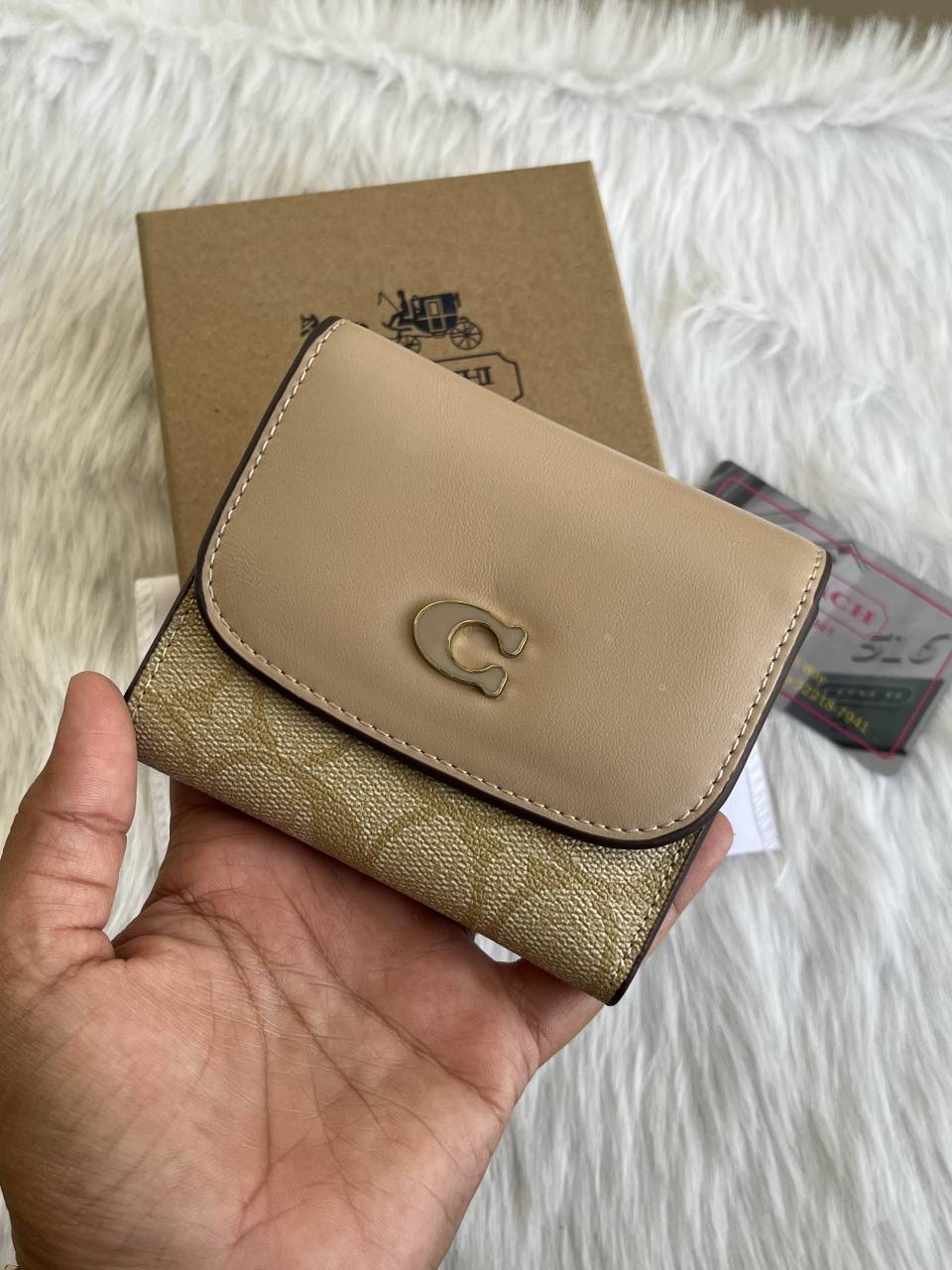 Coatch_127_Trifold_Wallet_With_OriginalBox_DustCover_Card
