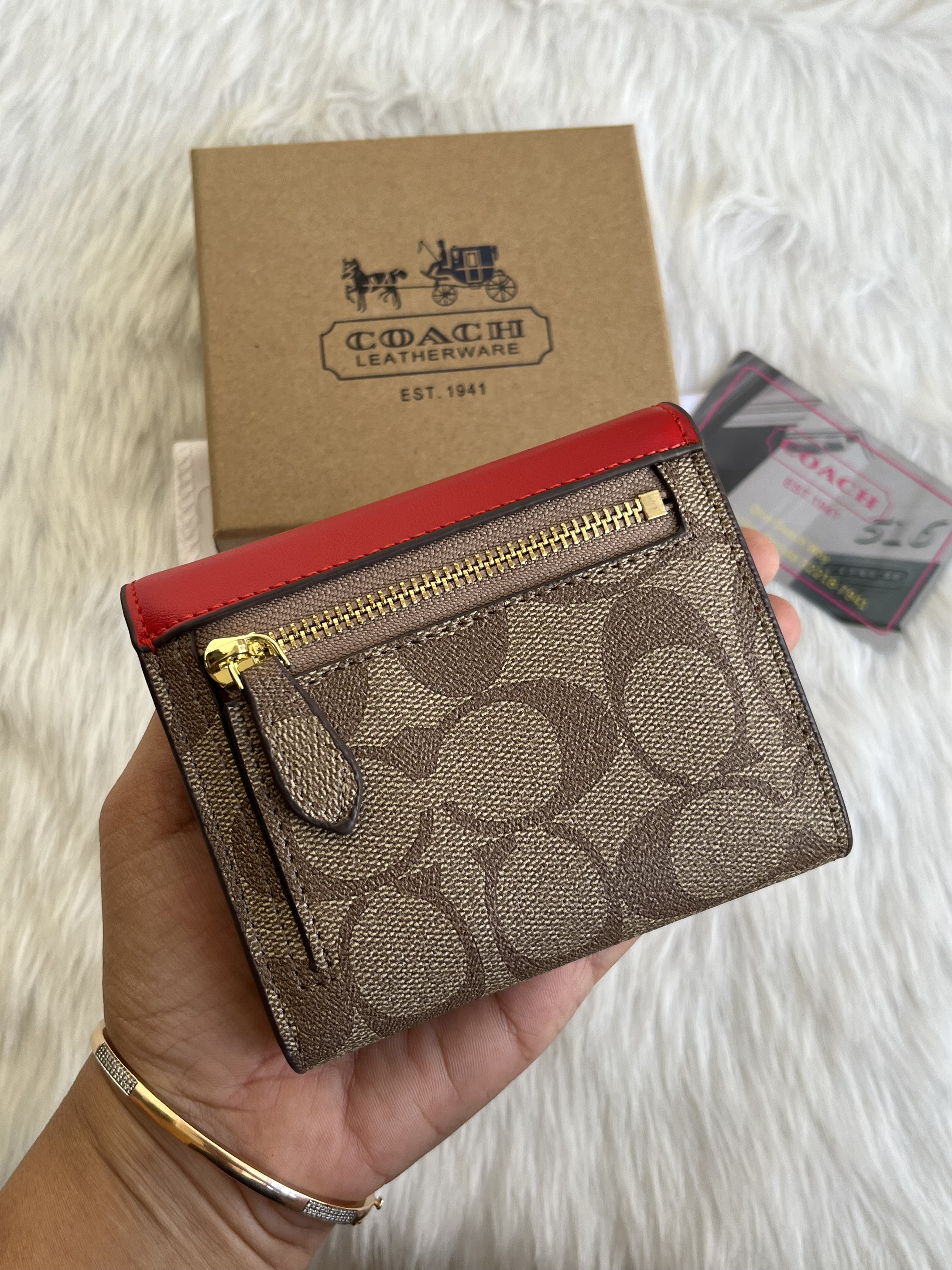 Coatch_116_3_Fold_Wallet_With_OriginalBox_DustCover_Card