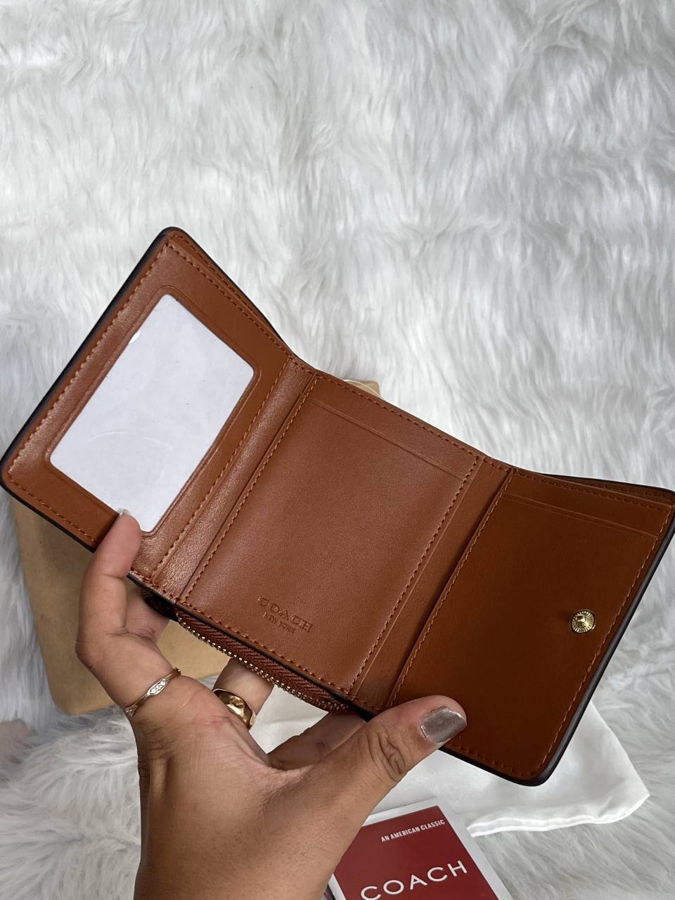 Coatch_1-6_Premium_3-Fold_Wallet_With_OriginalBox_DustCover_Highend_Coded