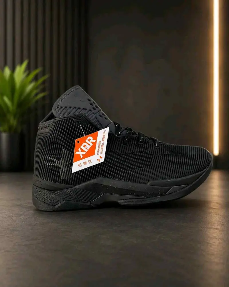 Underr Armour Curry 2.5 Triple Black 6107 - Image 4