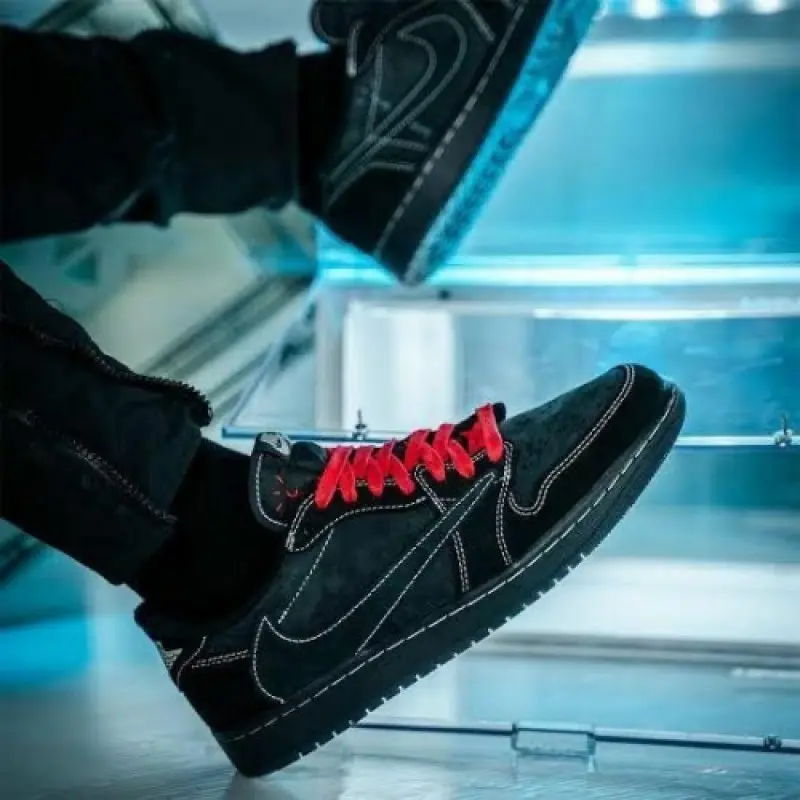 Travis Scott x Air Jordan 1 Low Phantom - Image 2