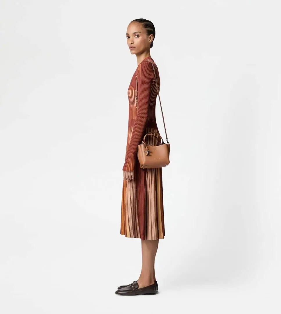 Todds Micro Leather Handbag With Originalbox & DustCover - Image 9
