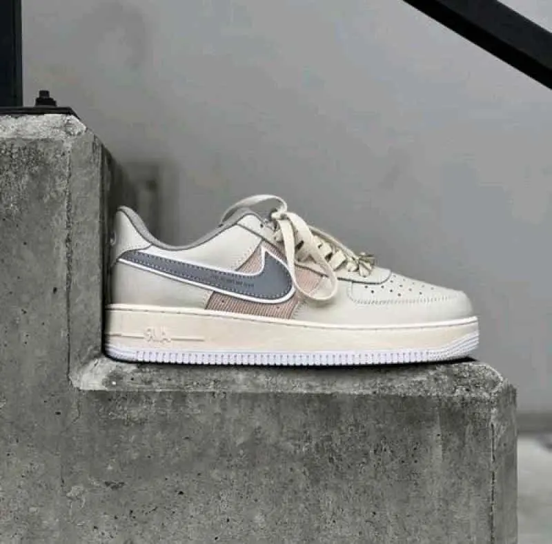 Nike AirForce 1 Low Beige Reflective - Image 3