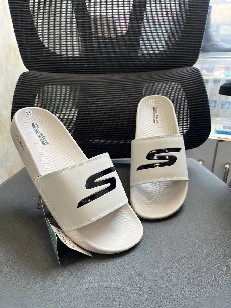 Skechers Hyper Burst Soft Slides S Cream